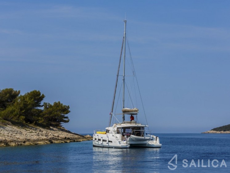 Bali 4.3 - Yacht Charter Sailica