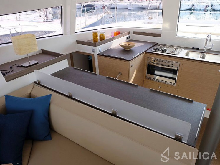 Bali 4.3 - Yacht Charter Sailica