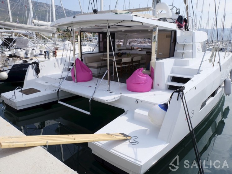 Bali 4.3 - Yacht Charter Sailica