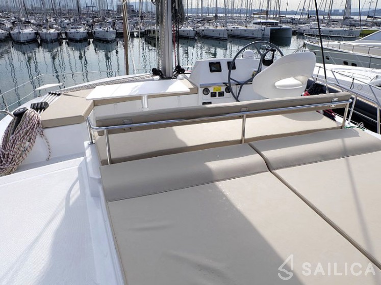 Bali 4.3 - Yacht Charter Sailica