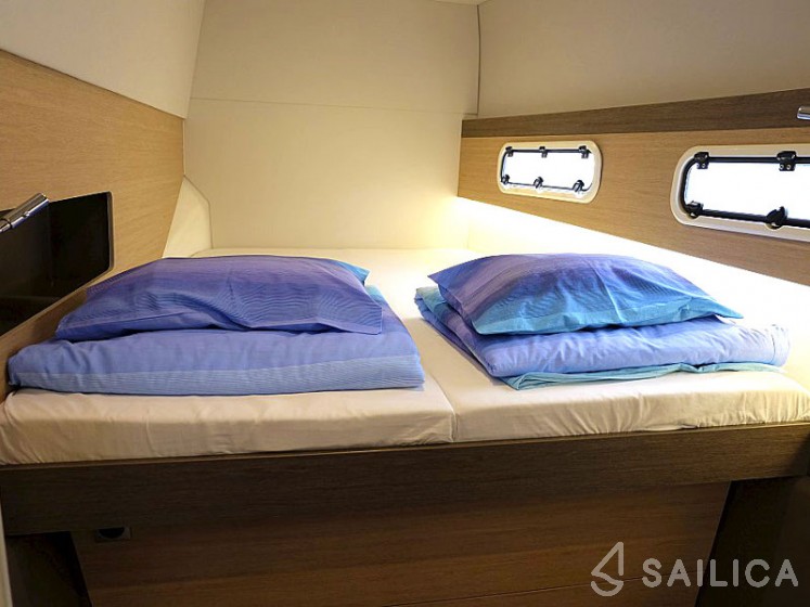 Bali 4.3 - Yacht Charter Sailica