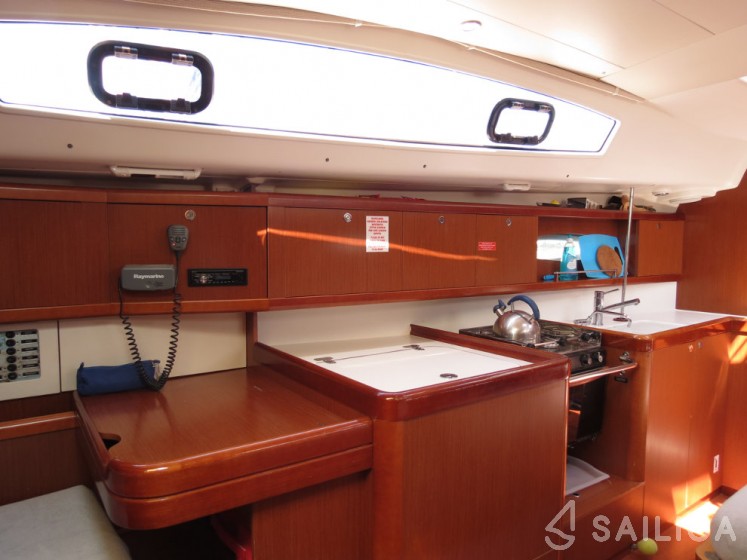 Oceanis 40 - Yacht Charter Sailica