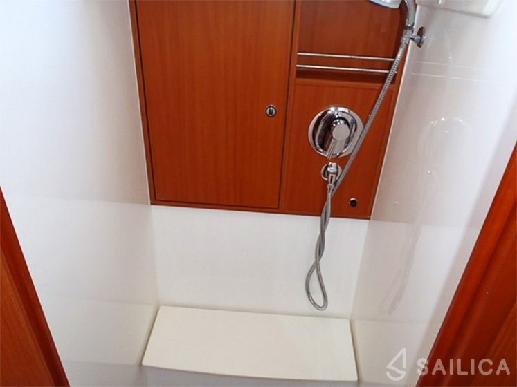 Bavaria Cruiser 45 - Yacht Charter Sailica
