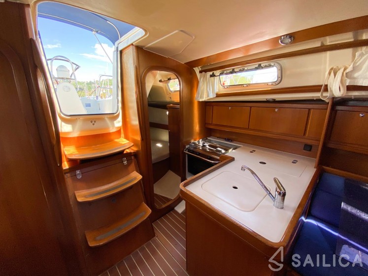 Dufour 325 - Yacht Charter Sailica