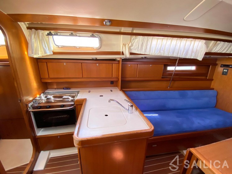 Dufour 325 - Yacht Charter Sailica