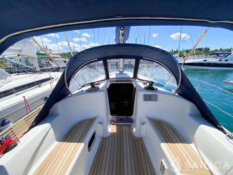 Dufour 325 - Yacht Charter Sailica