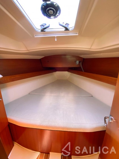 Dufour 325 - Yacht Charter Sailica