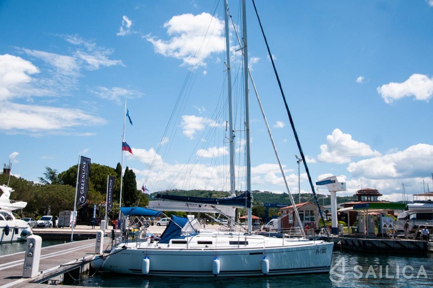 Dufour 325 - Yacht Charter Sailica