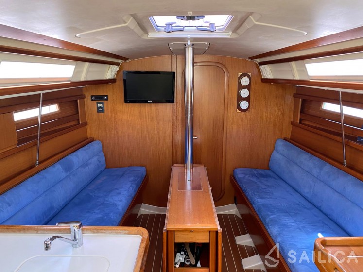 Dufour 325 - Yacht Charter Sailica