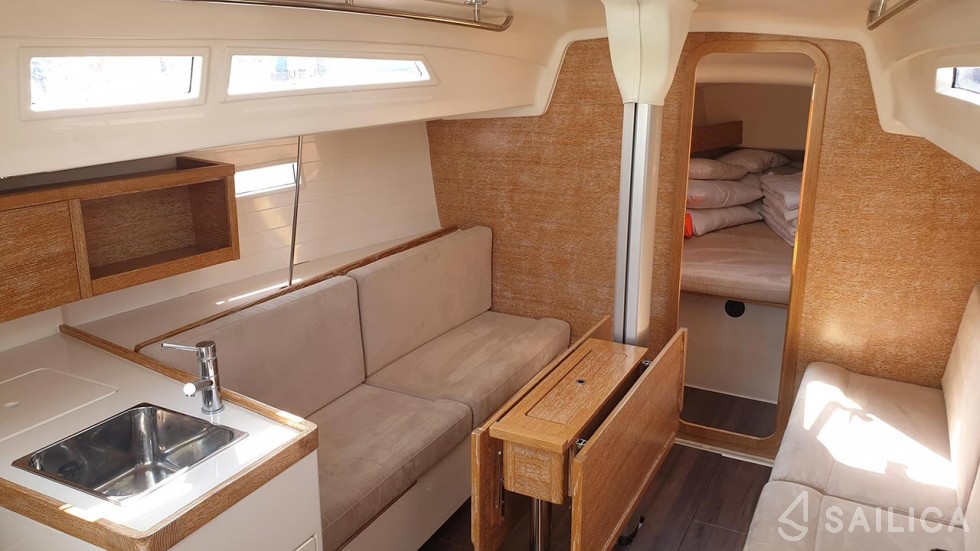 Salona 33 - Yacht Charter Sailica