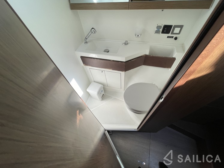 Oceanis 46.1 - Yacht Charter Sailica