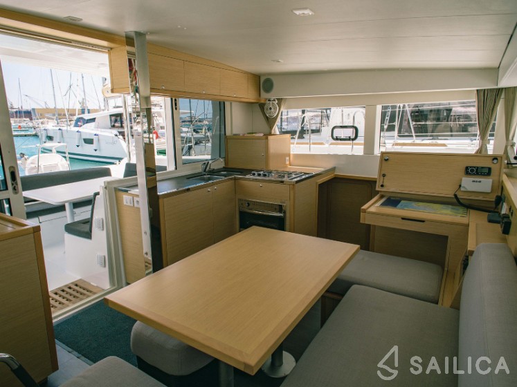 Lagoon 39 - 4 + 2 cab. - Yacht Charter Sailica