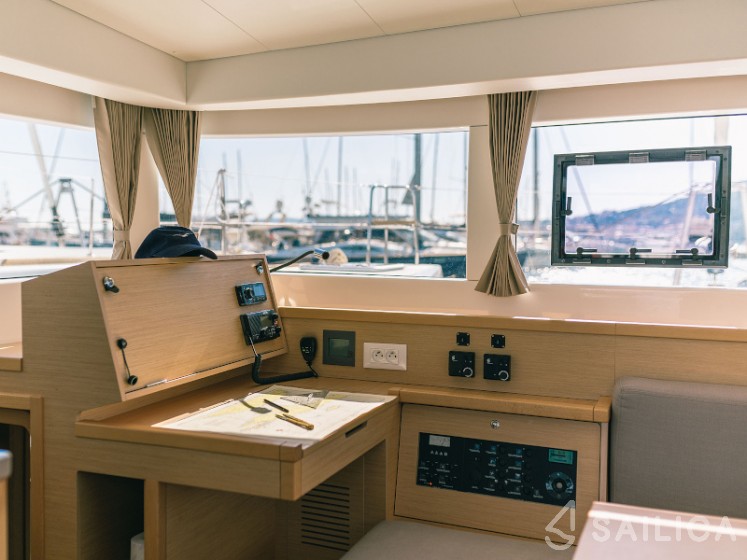 Lagoon 39 - 4 + 2 cab. - Yacht Charter Sailica