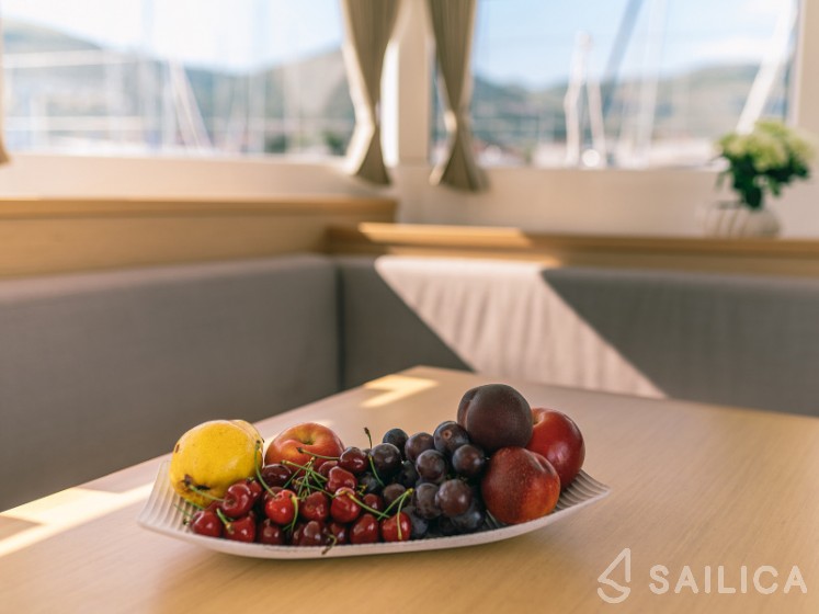 Lagoon 39 - 4 + 2 cab. - Yacht Charter Sailica
