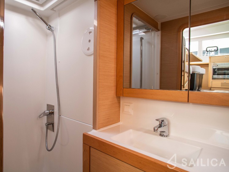 Lagoon 39 - 4 + 2 cab. - Yacht Charter Sailica