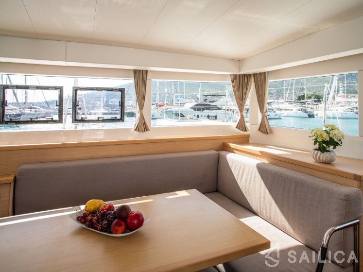 Lagoon 39 - 4 + 2 cab. - Yacht Charter Sailica