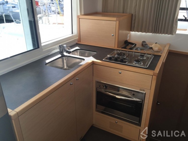Lagoon 39 - 4 + 2 cab. - Yacht Charter Sailica