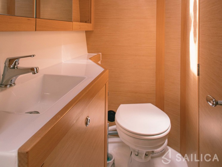 Lagoon 39 - 4 + 2 cab. - Yacht Charter Sailica