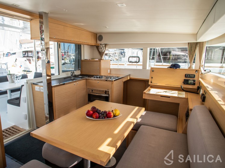 Lagoon 39 - 4 + 2 cab. - Yacht Charter Sailica