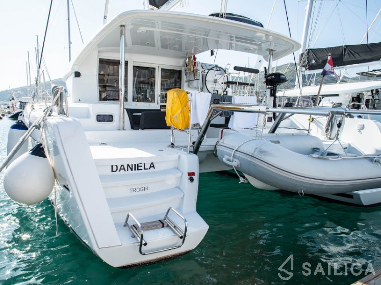 Lagoon 39 - 4 + 2 cab. - Yacht Charter Sailica
