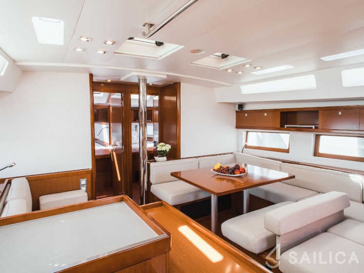 Oceanis 55 - 4 + 1 cab. - Yacht Charter Sailica