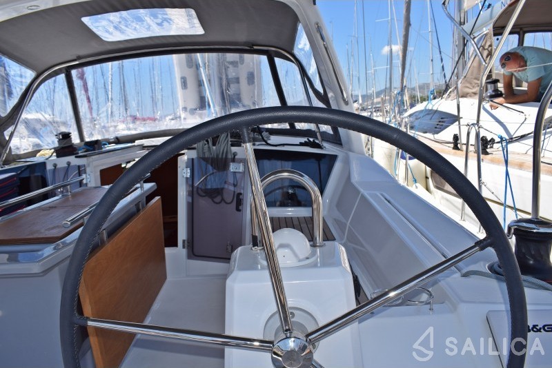 Oceanis 41.1 - Yacht Charter Sailica