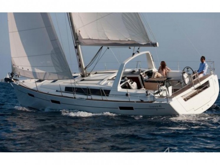 Oceanis 41.1 - Yacht Charter Sailica
