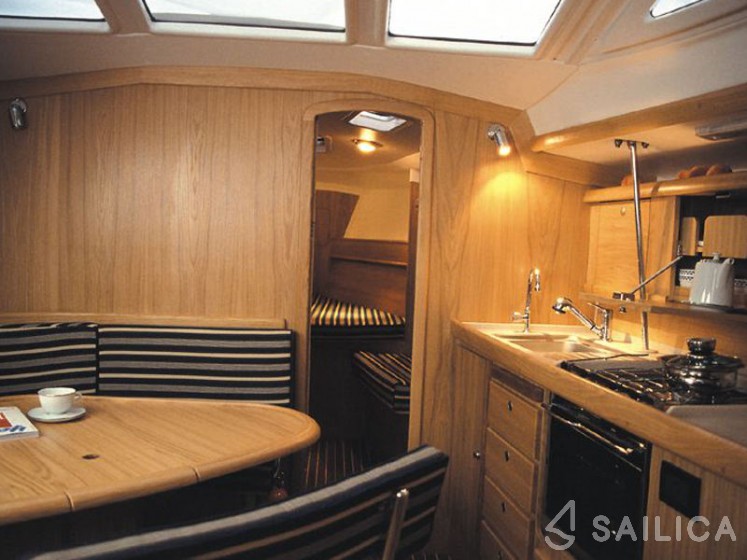 Delphia 40 - Yacht Charter Sailica