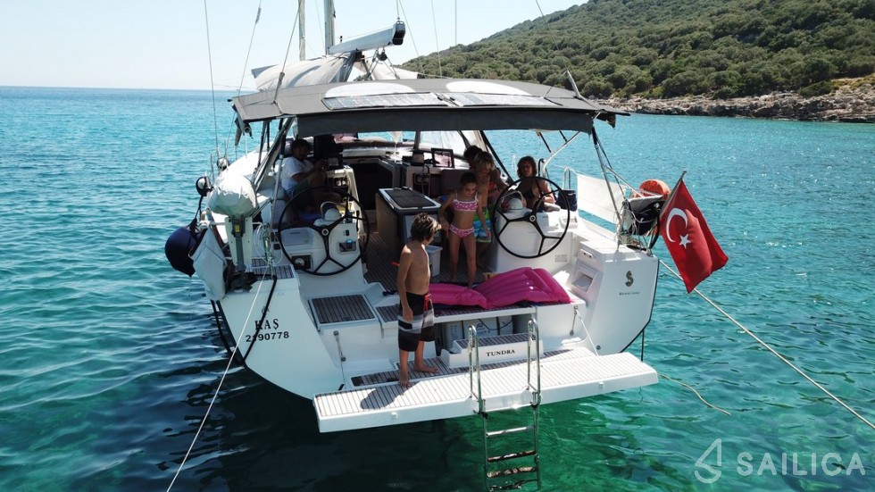 Oceanis 48 - Yacht Charter Sailica