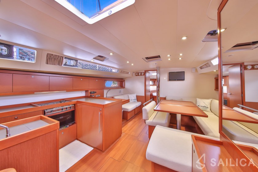 Oceanis 48 - Yacht Charter Sailica