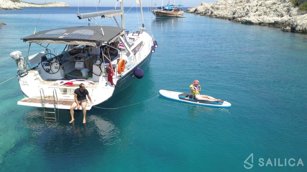 Oceanis 48 - Yacht Charter Sailica