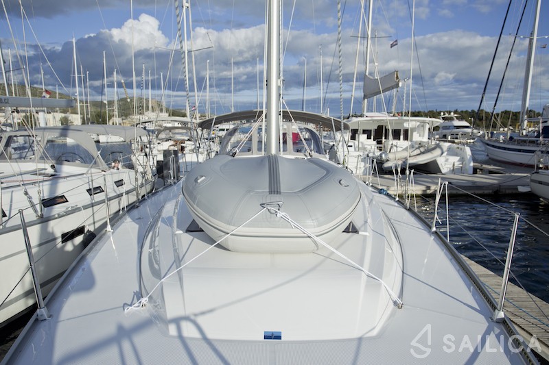 Bavaria 46 Cruiser - Yacht Charter Sailica