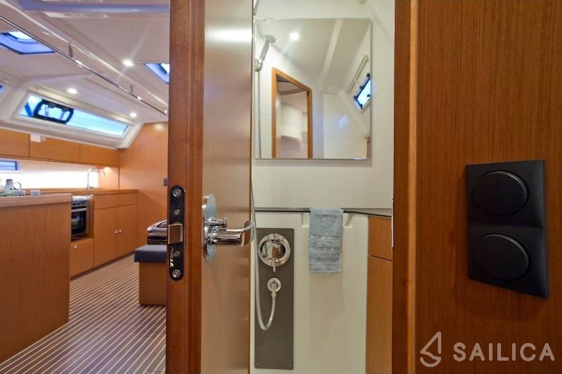 Bavaria 46 Cruiser - Yacht Charter Sailica