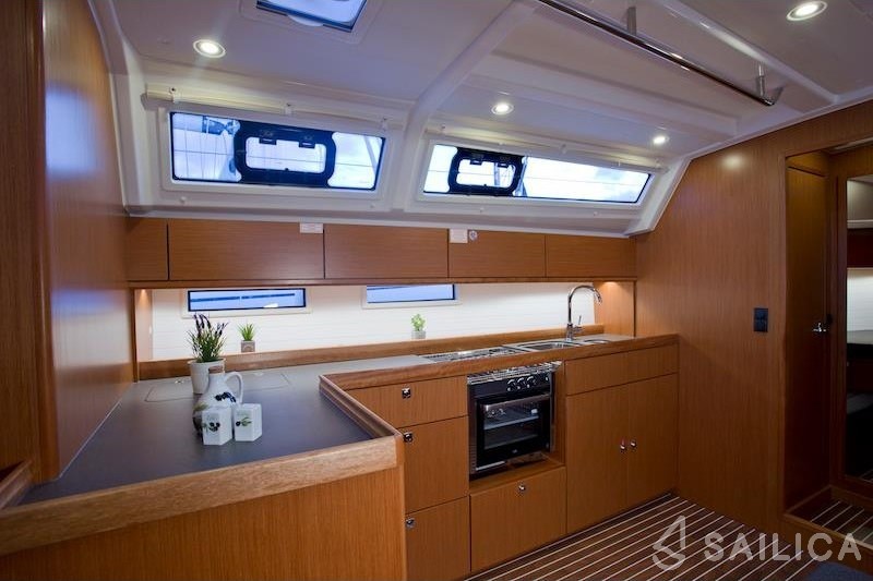Bavaria 46 Cruiser - Yacht Charter Sailica