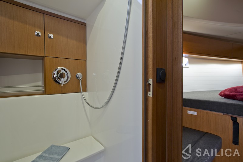 Bavaria 46 Cruiser - Yacht Charter Sailica