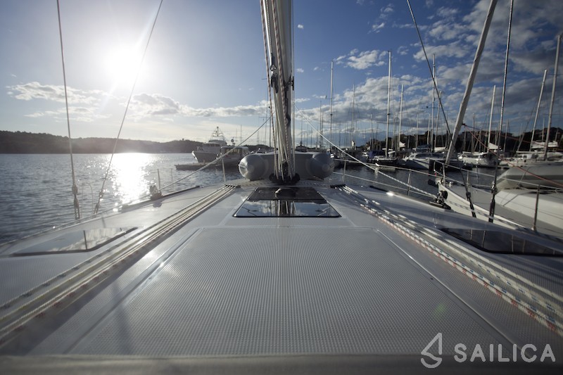 Bavaria 46 Cruiser - Yacht Charter Sailica