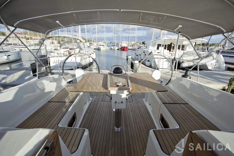 Bavaria 46 Cruiser - Yacht Charter Sailica