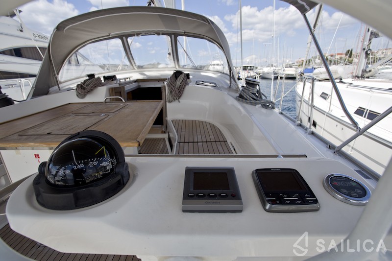 Bavaria 45 - Yacht Charter Sailica