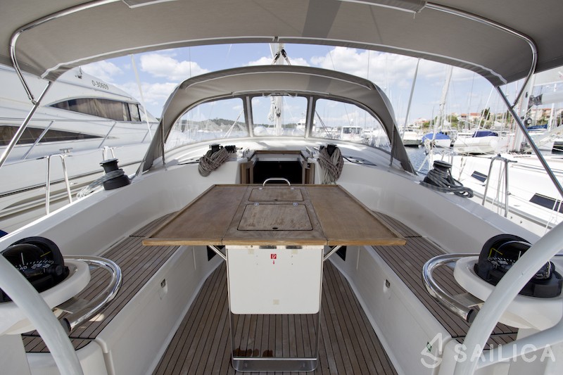Bavaria 45 - Yacht Charter Sailica