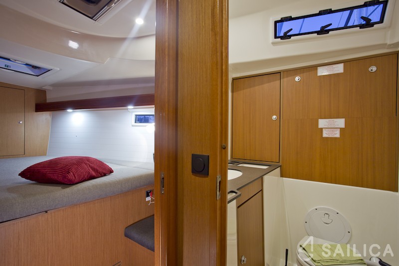 Bavaria 45 - Yacht Charter Sailica