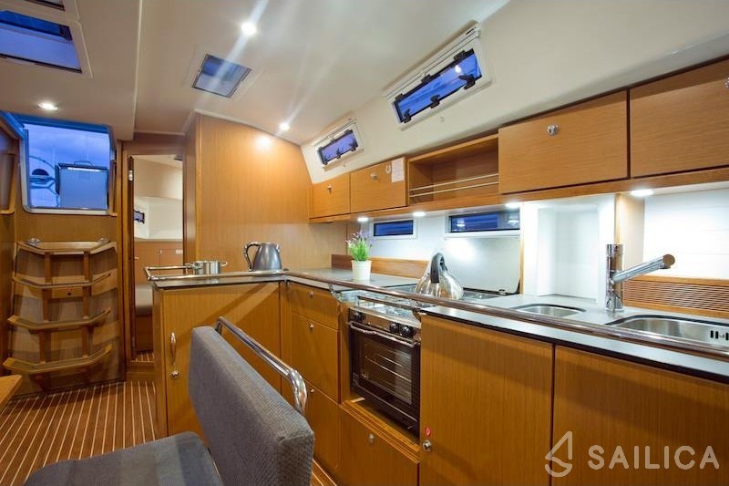 Bavaria 45 - Yacht Charter Sailica