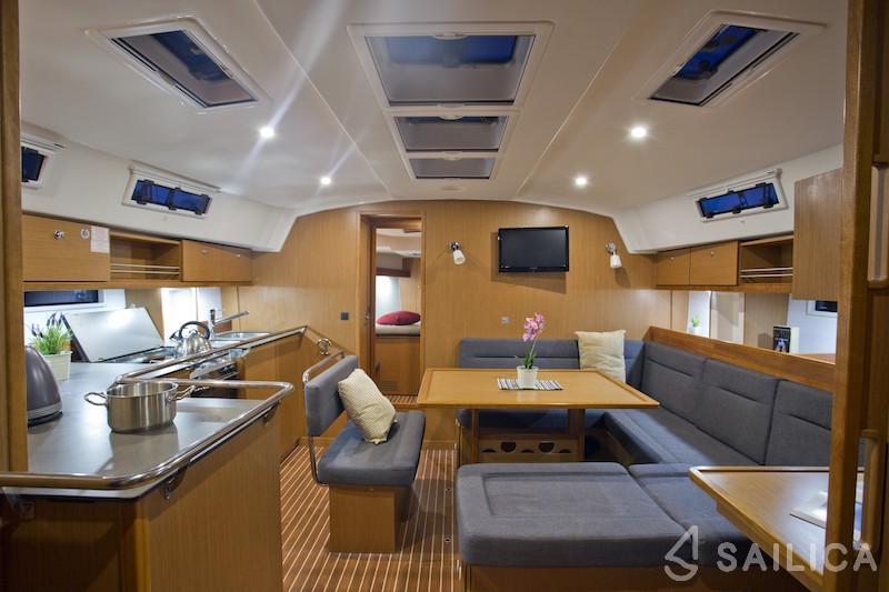 Bavaria 45 - Yacht Charter Sailica