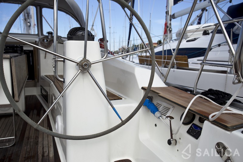 Bavaria 41 Cruiser - Yacht Charter Sailica