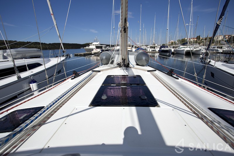 Bavaria 41 Cruiser - Yacht Charter Sailica