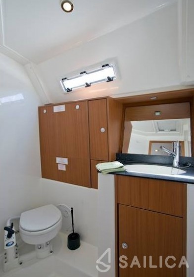 Bavaria 41 Cruiser - Yacht Charter Sailica