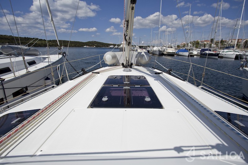Bavaria 36 Cruiser - Yacht Charter Sailica