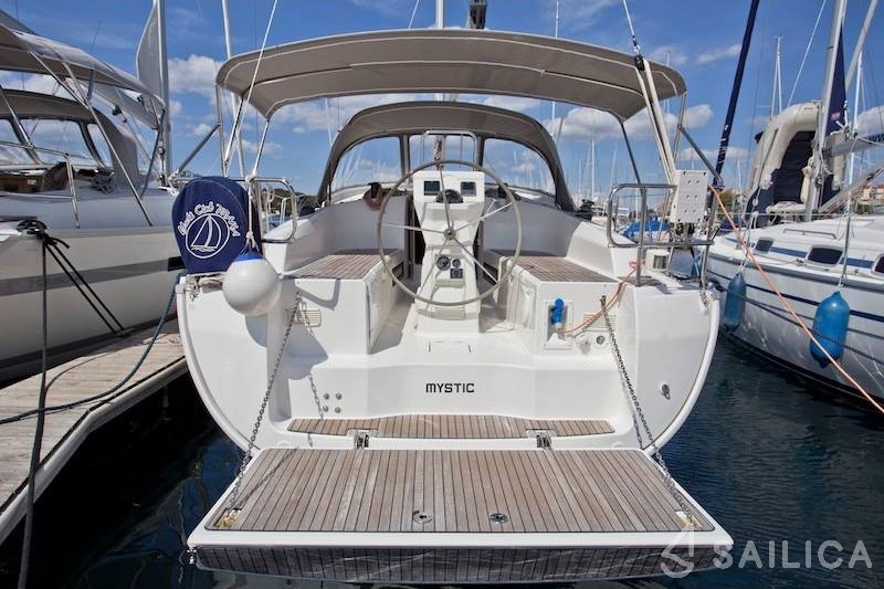 Bavaria 36 Cruiser - Yacht Charter Sailica