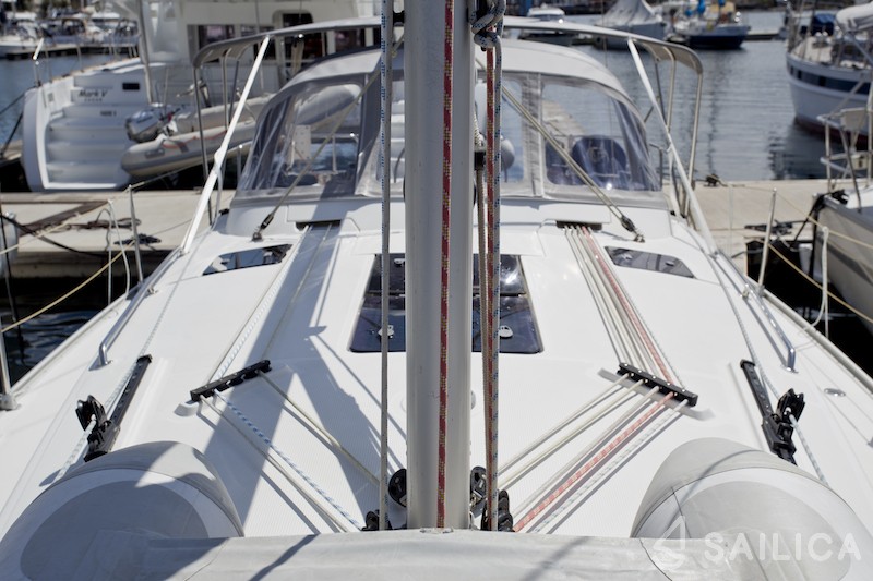 Bavaria 36 Cruiser - Yacht Charter Sailica