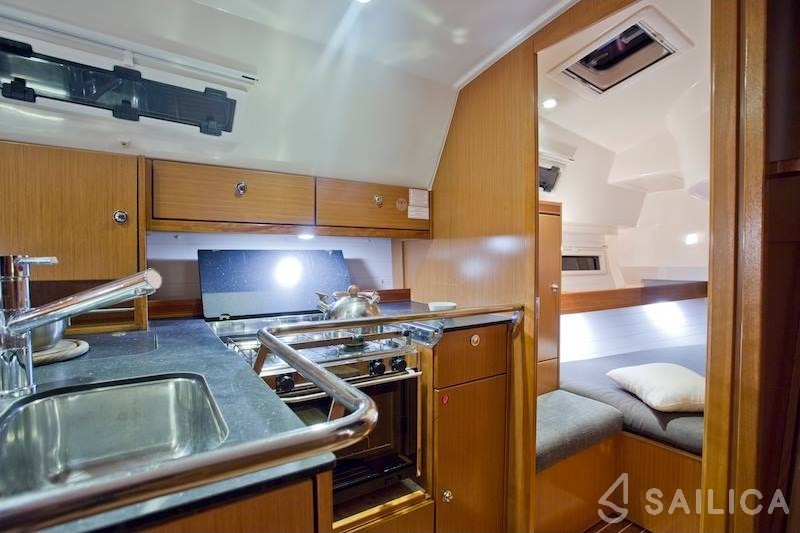 Bavaria 36 Cruiser - Yacht Charter Sailica