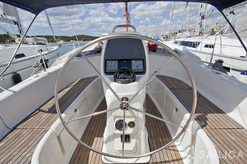 Bavaria 37 Cruiser - Yacht Charter Sailica